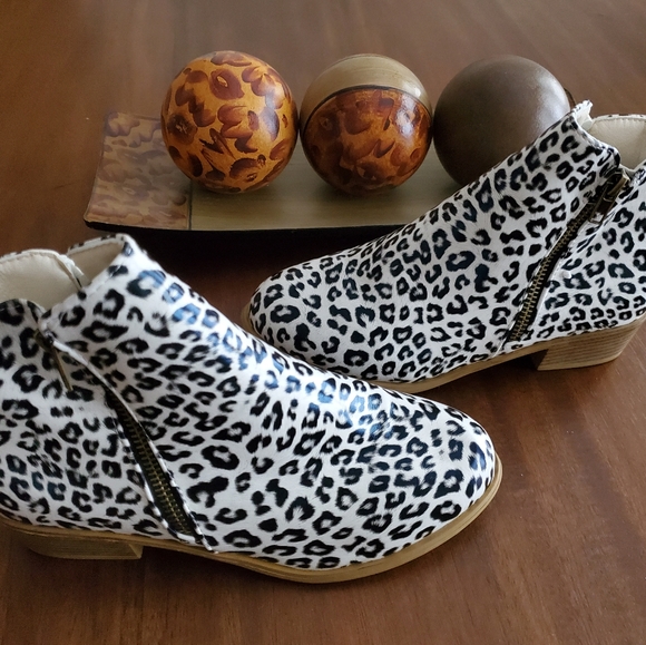 Shoes - White Leopard Print Ankle Booties